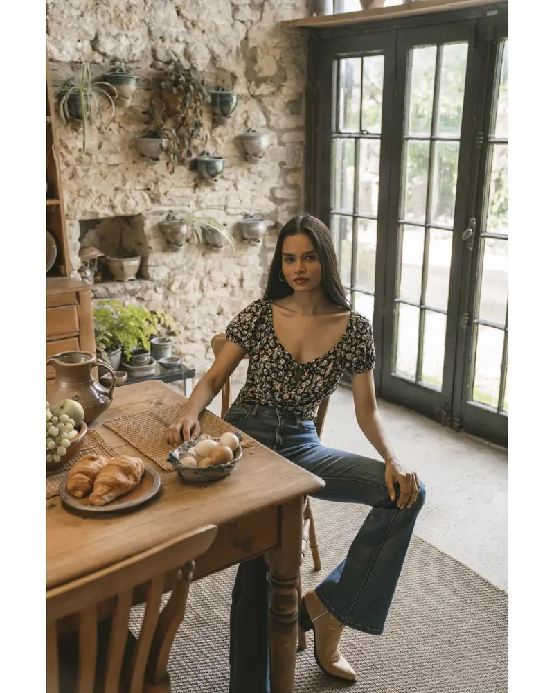 Bay Cove Crop Peasant Top 1