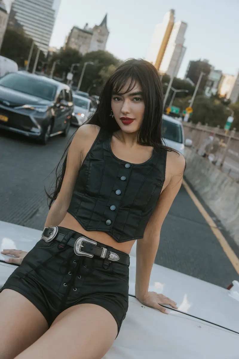 Coated Bustier Button-Down Vest 1