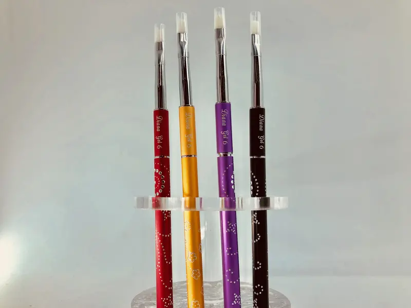 Diana Gel Brush (White Hair) | Gel Brush 1