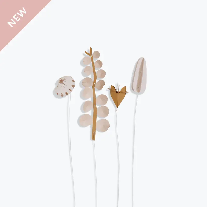 Jurianne Matter - Ornament - Flowers - Field - Small 1
