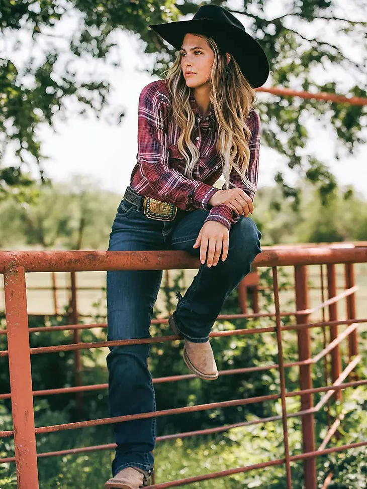 Ladies Wrangler Retro Long Sleeve Embroidered Yoke Western Snap Shirt In Cru - 112321237 1