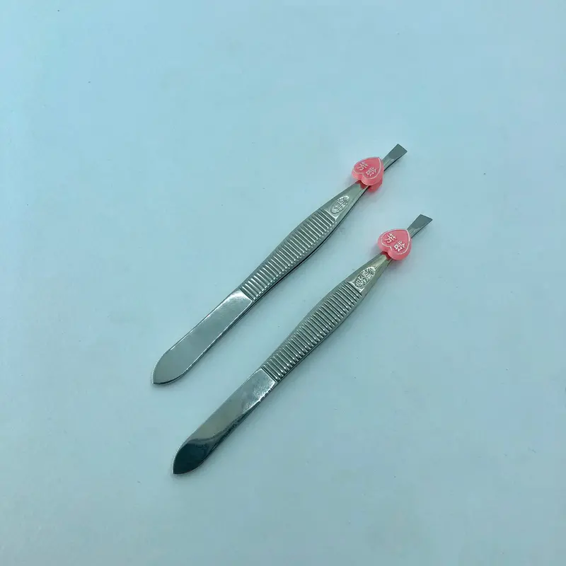 Pink Heart Tweezer - Flat 1